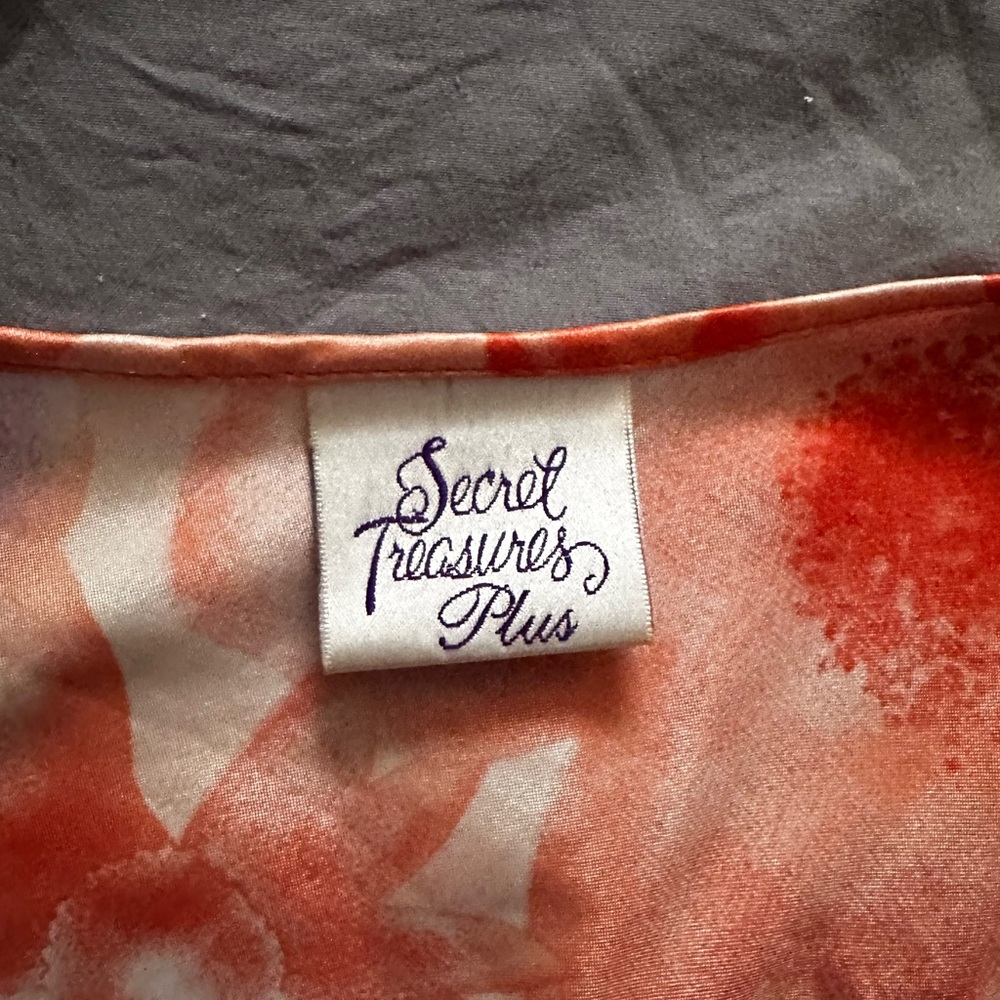 Secret Treasures Plus Slip - Picture 2 of 4